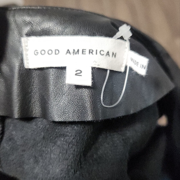 Good American Strong Shoulder Faux Leather Bodysuit - Picture 4 of 8